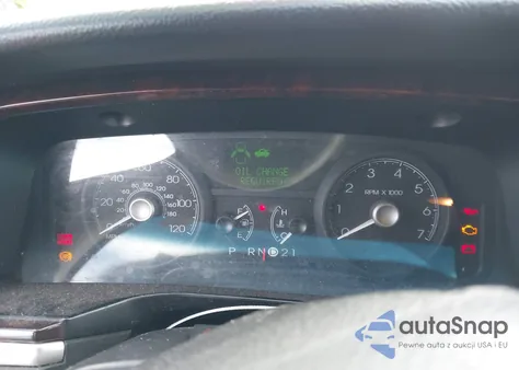 2011 Lincoln Town Car Executive L z USA, uszkodzony, nr VIN 2LNBL8EV3BX758143